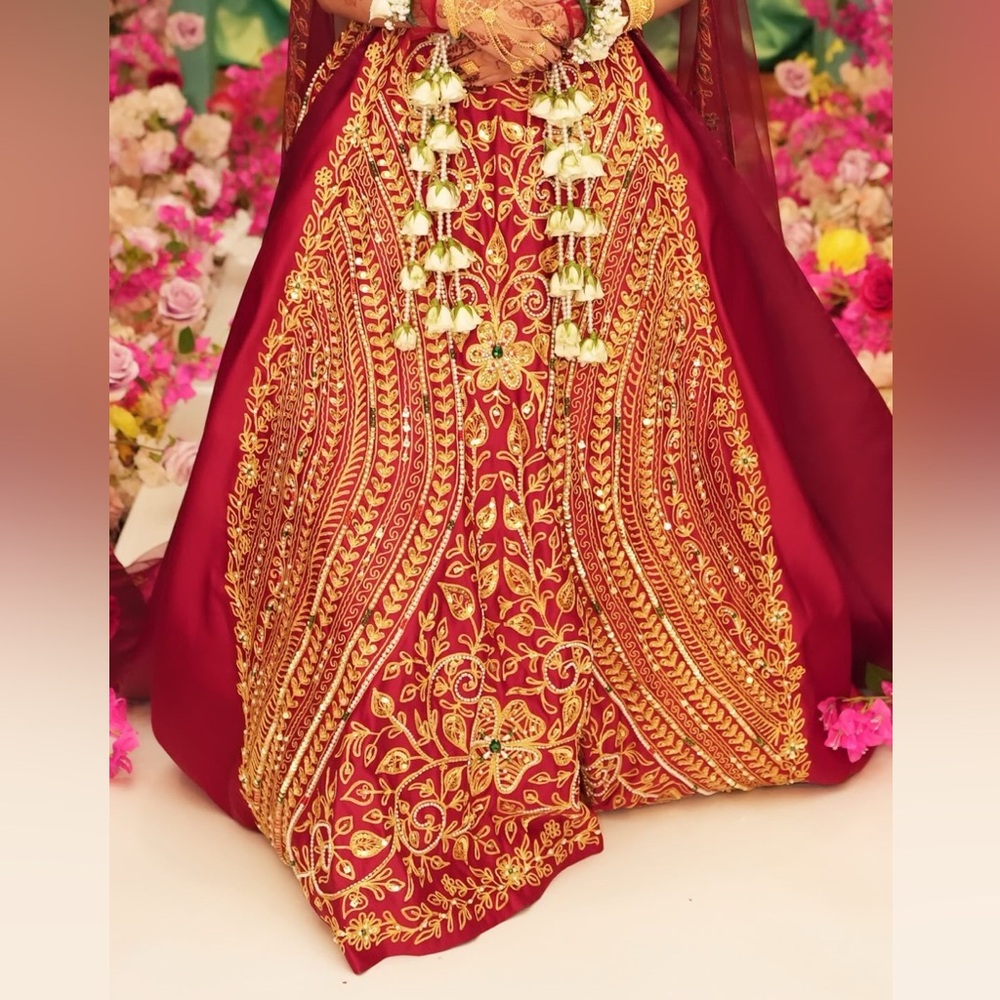 Elegant Embroidered Dress - Picture 2 of 4